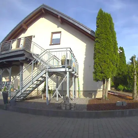 Chez Ellie- Ferienwohnung Naehe Nuerburgring, Rhein, Ahr, Eifel Kempenich Exterior photo